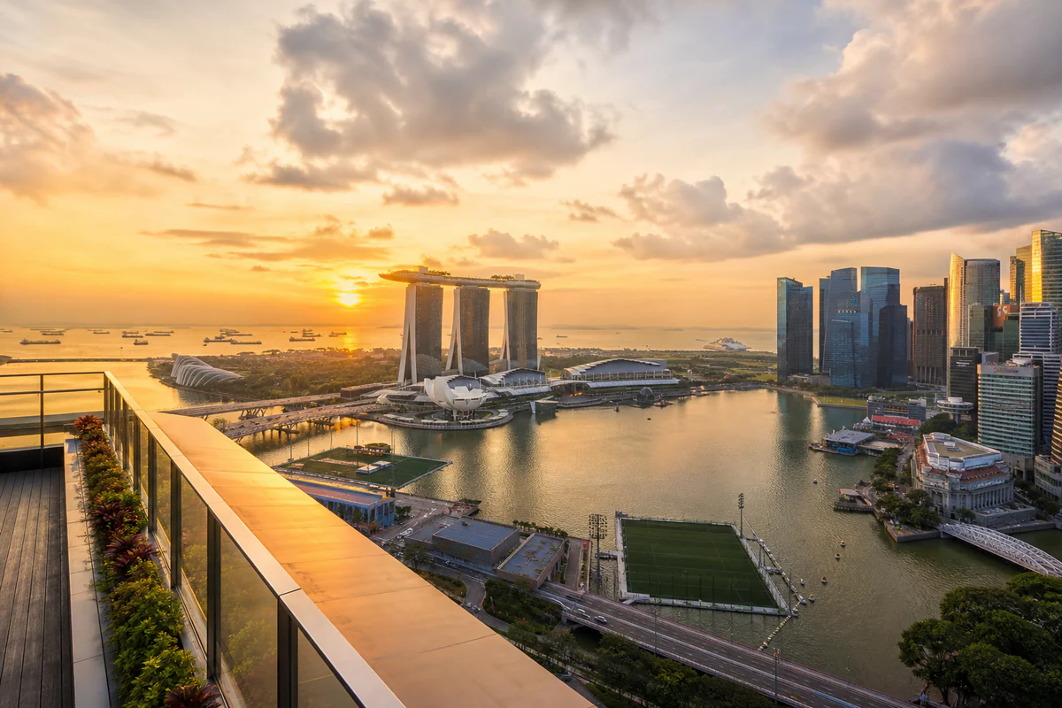 Aerial travel view of Singapore, illustrating Singapore Tax Residency in 2026: 183-Day Rule, 2-Year Concession, and 3-Year Concession.