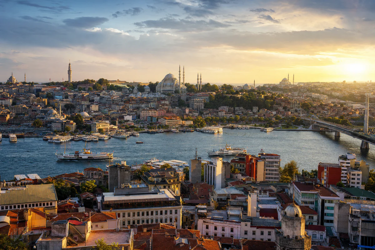 Elevated view of Istanbul and the Bosphorus in Türkiye
