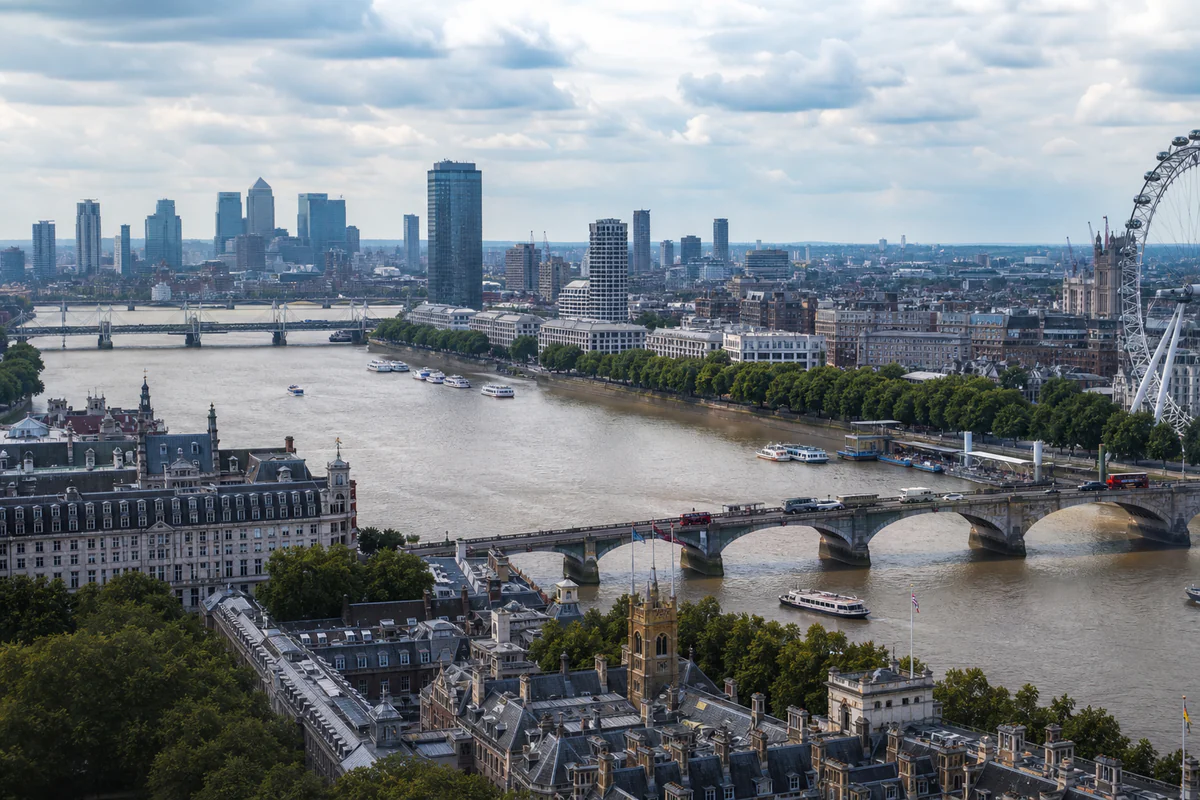 Elevated view of central London and the River Thames